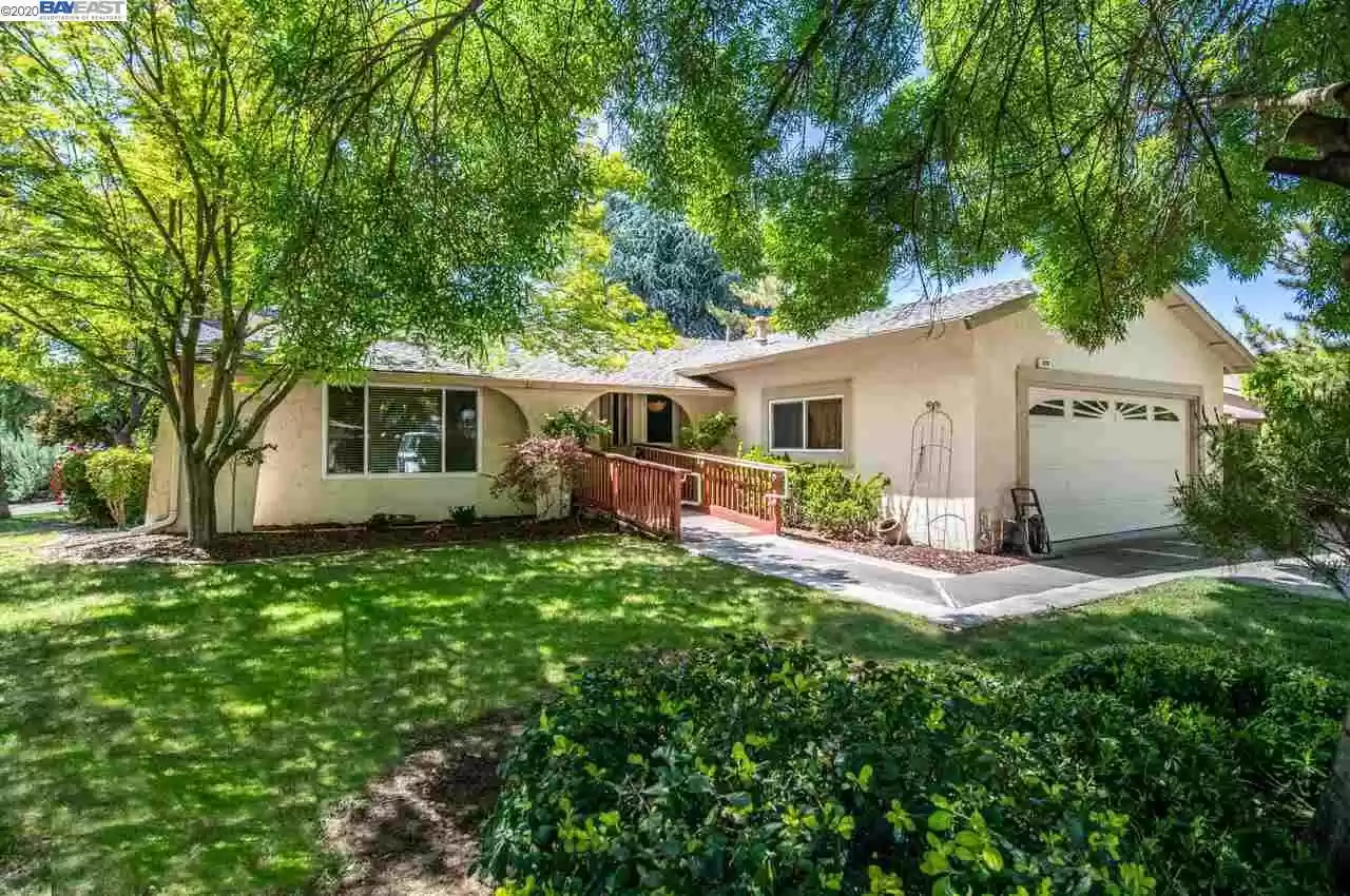 2318 Tanager Dr, Pleasanton