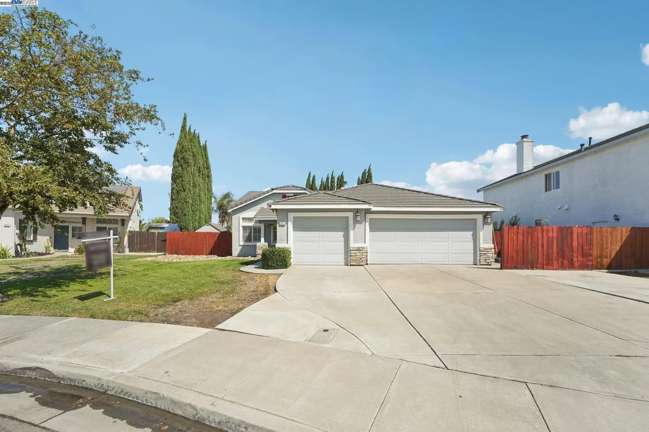 2821 Oxford Ln, Tracy